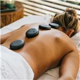 MASÁŽ celého těla lávovými kameny relaxační