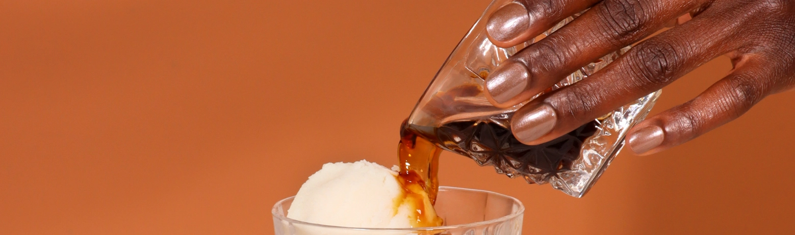 Starostlivosť a farba
LONDONTOWN
Jedinečné laky na nechty s výživným Florium Complex®. Kolekcia Perfect Pour je ako dokonalý dúšok kávy