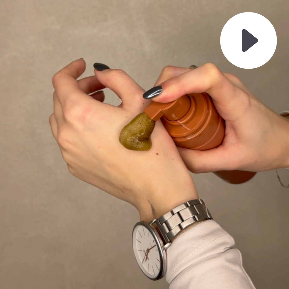 Video COCOSOLIS SOLIS Dark samoopaľovacia pena