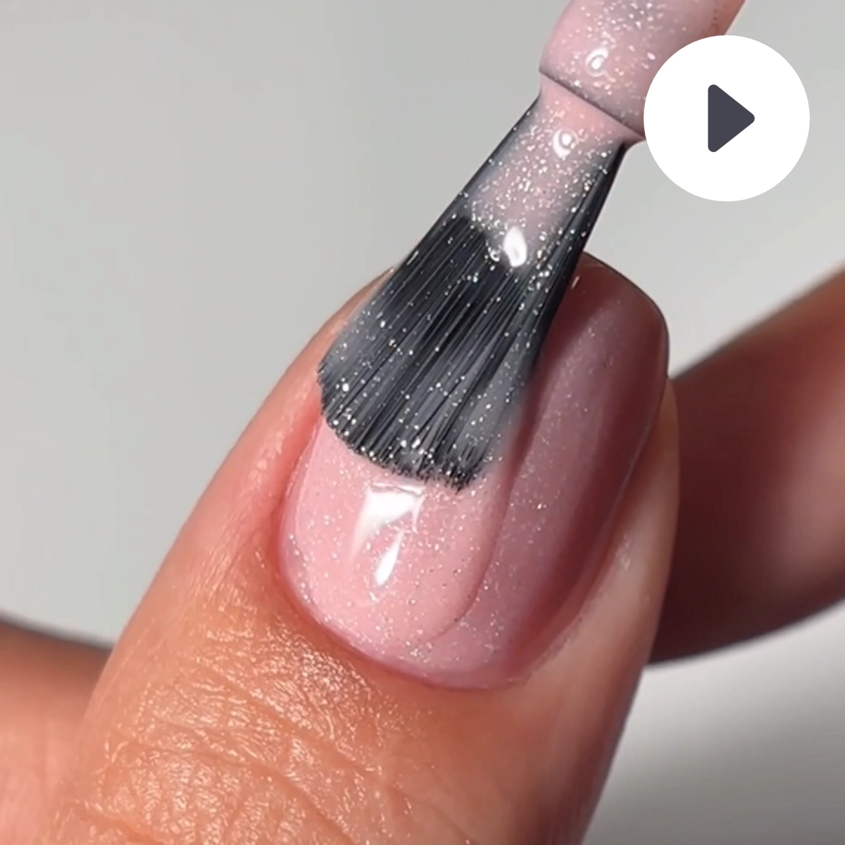 Video LONDONTOWN lakur Confetti Cake lak na nechty 